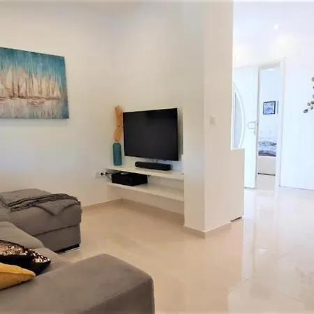 B&k Apartman Tisno
